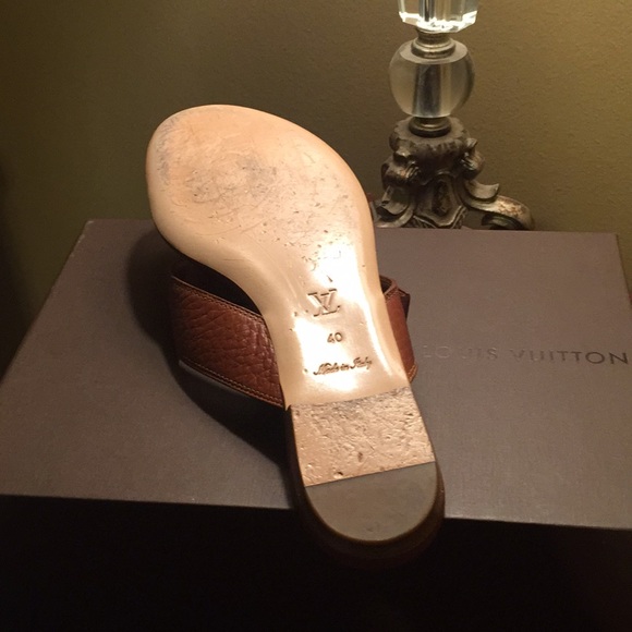 Louis Vuitton Sandals - Picture 3 of 4